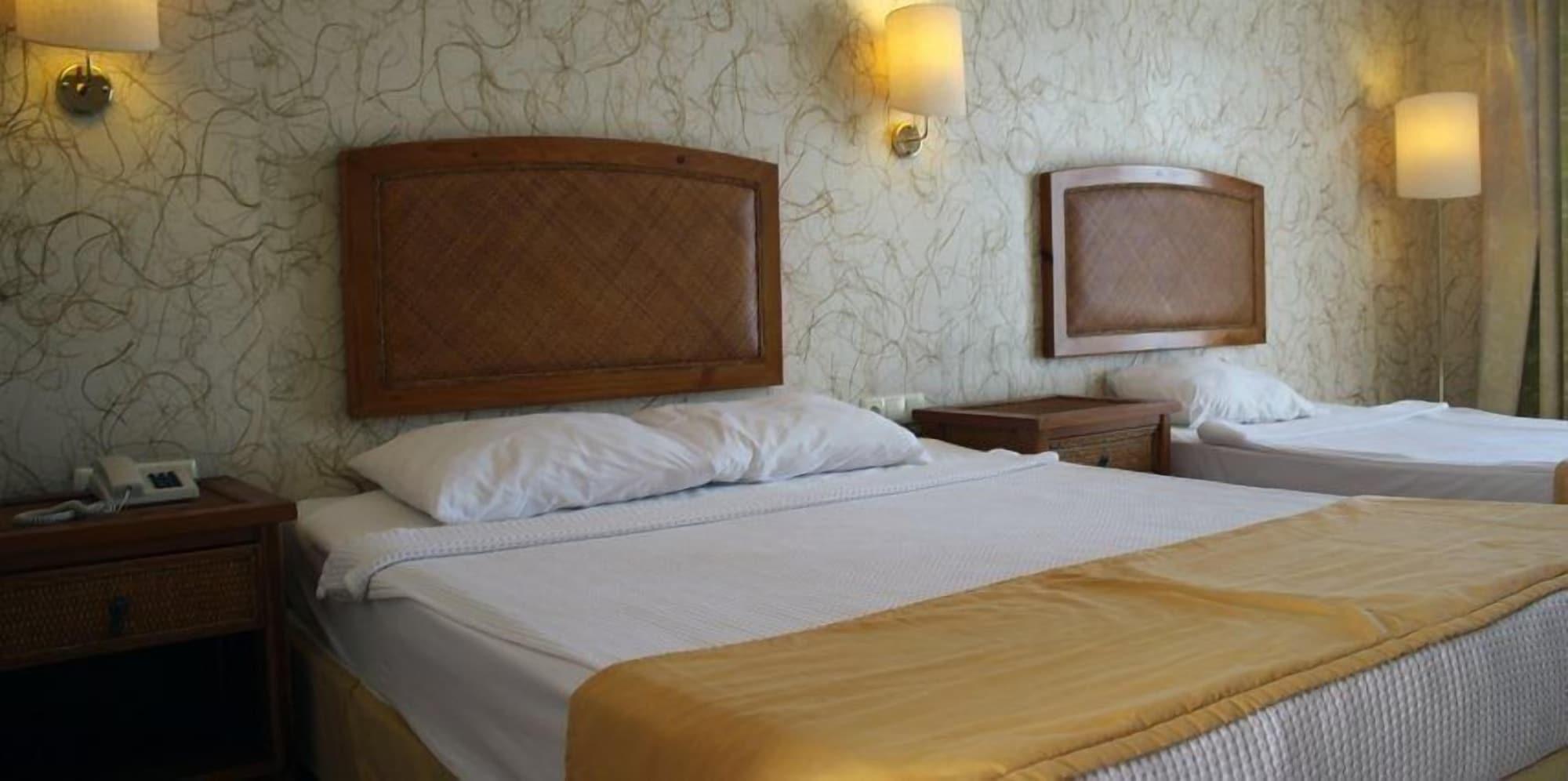 Lighthouse Beach Hotel Ортакент Экстерьер фото